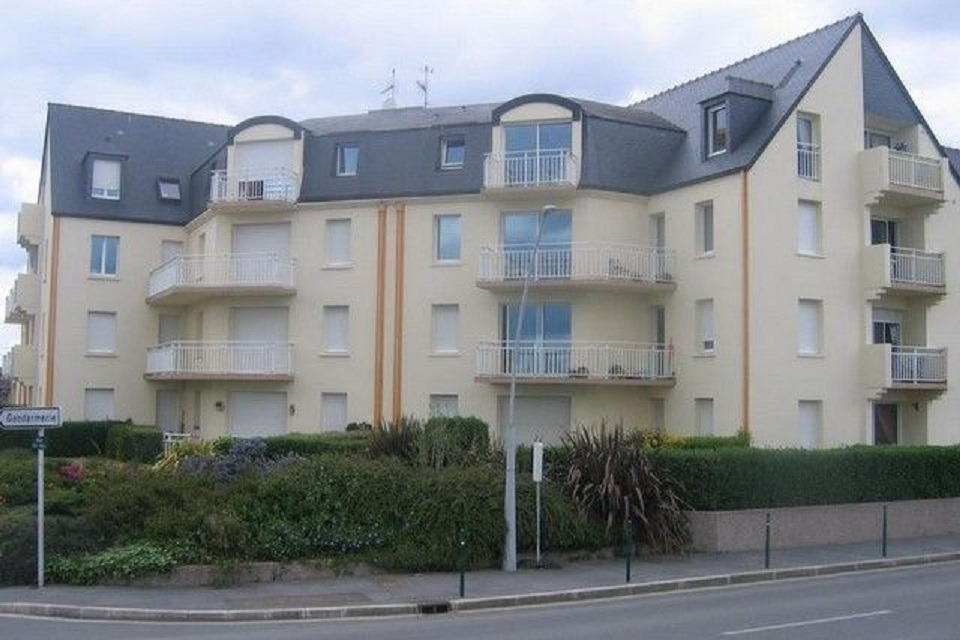 Clévacances H8129 > Pieds dans l'eau face Tatihou