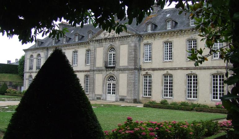 HÔTEL DE BEAUMONT HÔTEL DE BEAUMONT