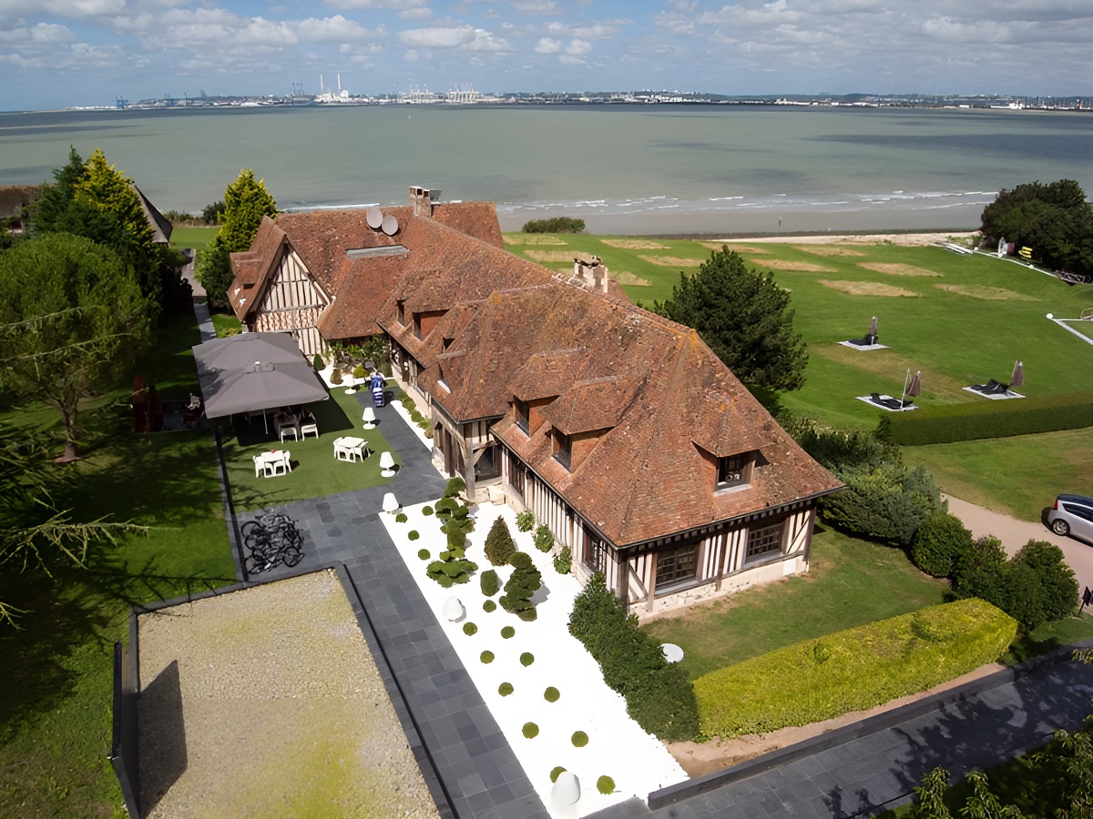 Hôtel La Chaumière****