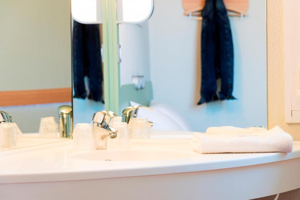 Ibis Budget Granville, Granville - photo 8