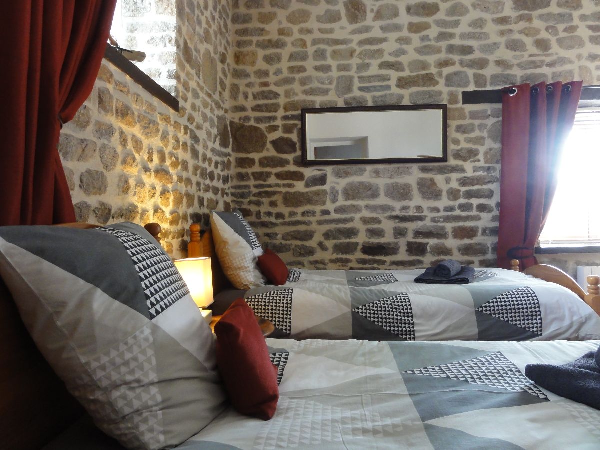 Meublé de tourisme > Le Bungalow, Isigny-le-Buat - photo 3