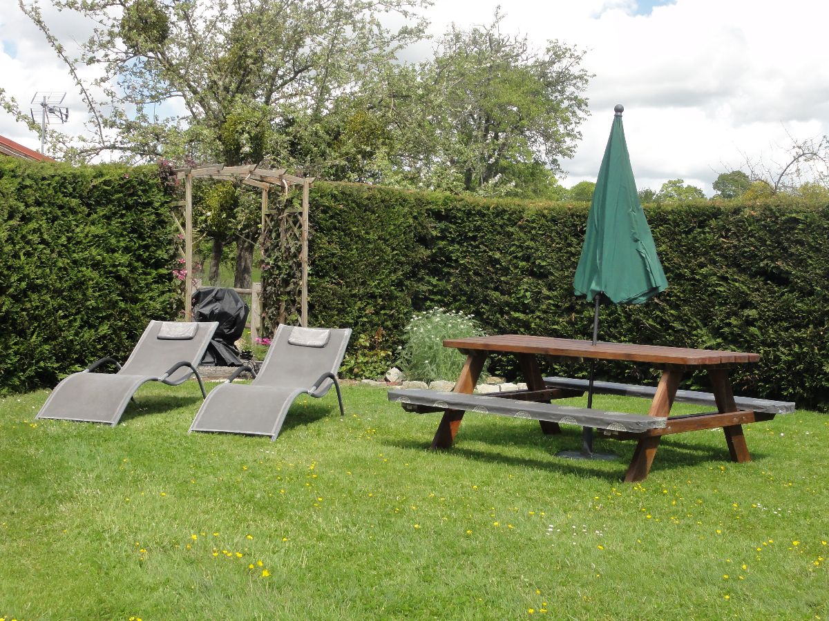 Meublé de tourisme > Le Chalet, Isigny-le-Buat - photo 9