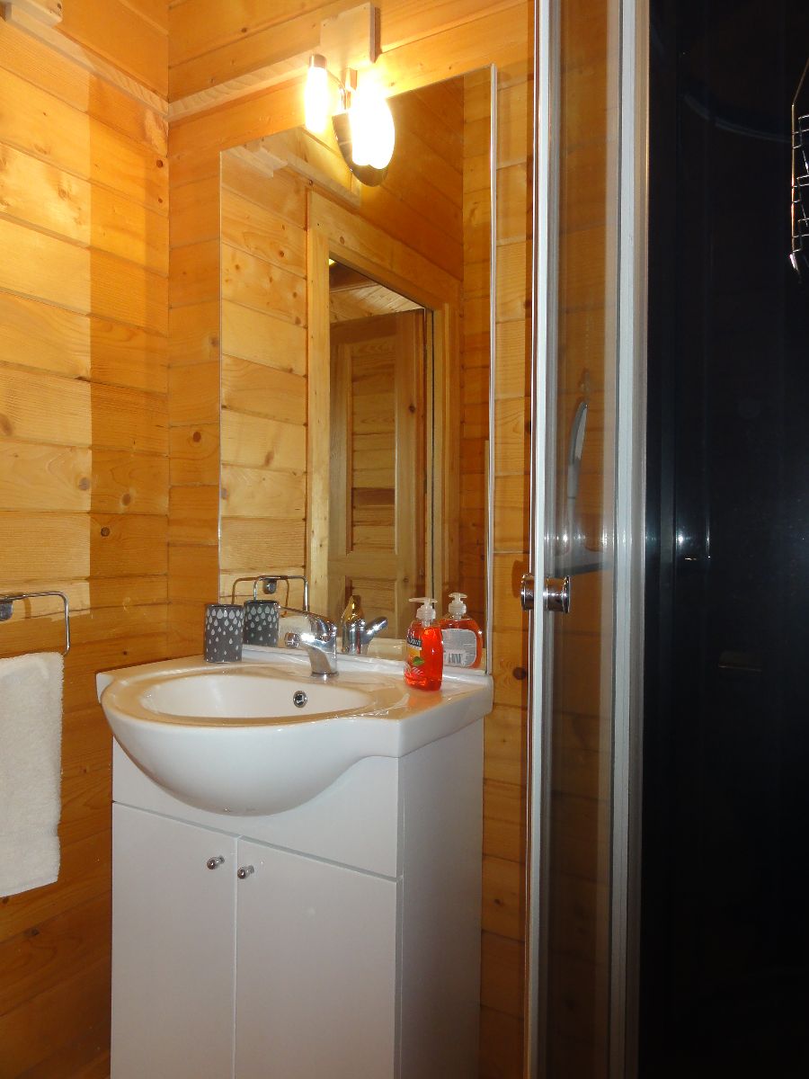 Meublé de tourisme > Le Chalet, Isigny-le-Buat - photo 8