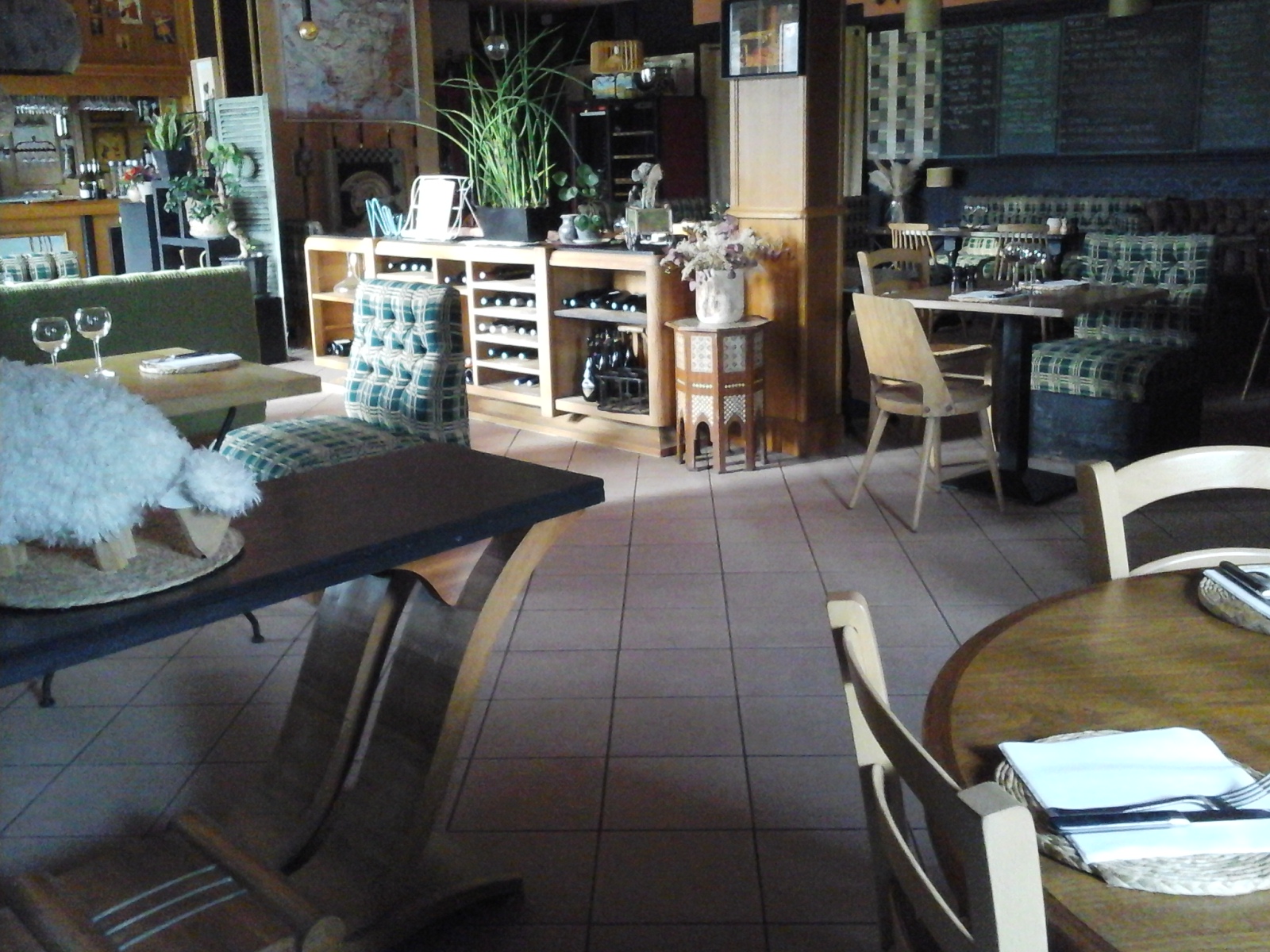 Le Bouche à Oreille