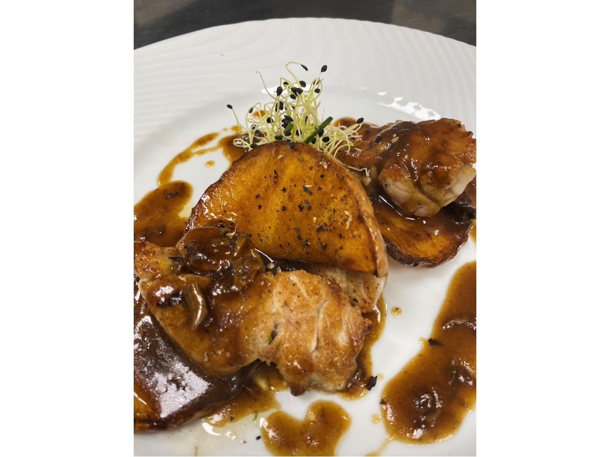 Le Bouche à Oreille