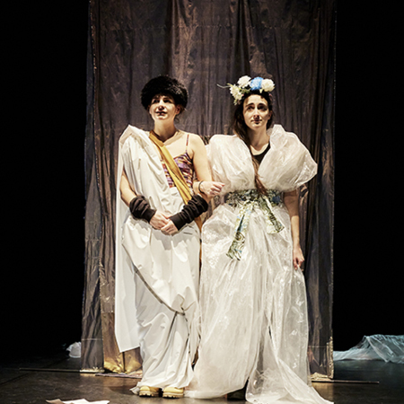 Le Trident : Les filles ne sont pas des poupées de chiffon, compagnie La Rousse