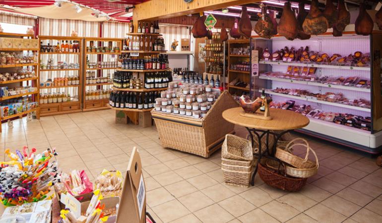Lessay_Les Jambons de Lessay_magasin-jambon-de-lessay3 Lessay_Les Jambons de Lessay_magasin-jambon-de-lessay3
