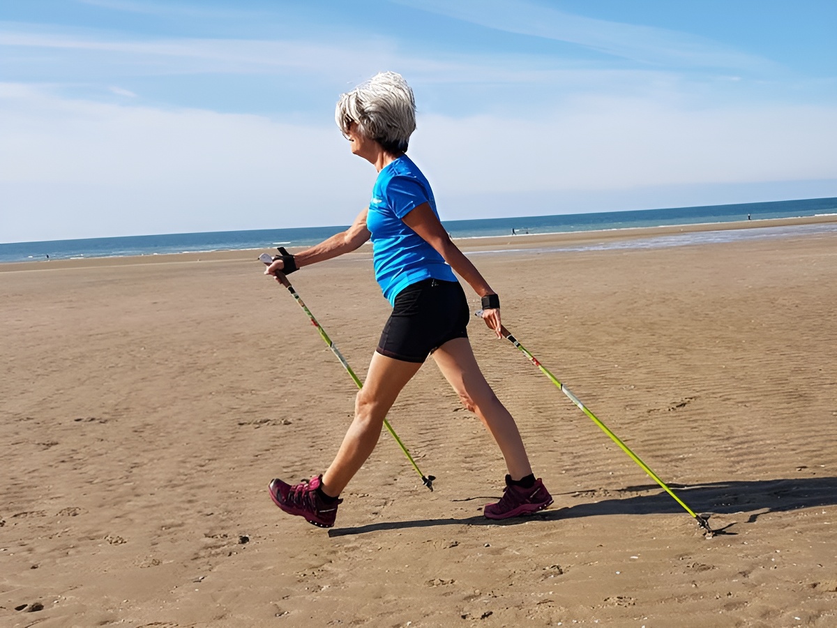 Marche nordique sur la plage avec Bungy Deauville