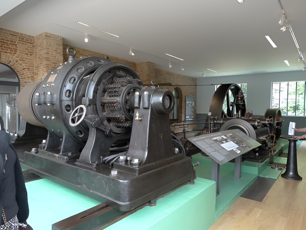 Machine à vapeur (de l'ancienne usine Leroy), Livarot-Pays-d'Auge - photo 2