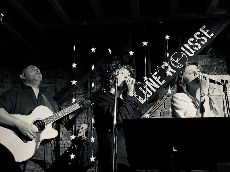 Apéro-concert avec le groupe Mesnil Bontemps