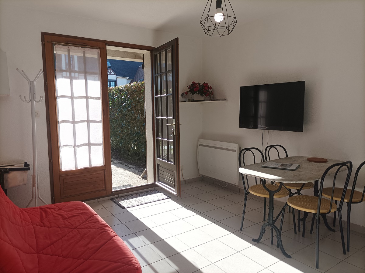 Mme Michaud - Courseulles-sur-Mer, Courseulles-sur-Mer - photo 9