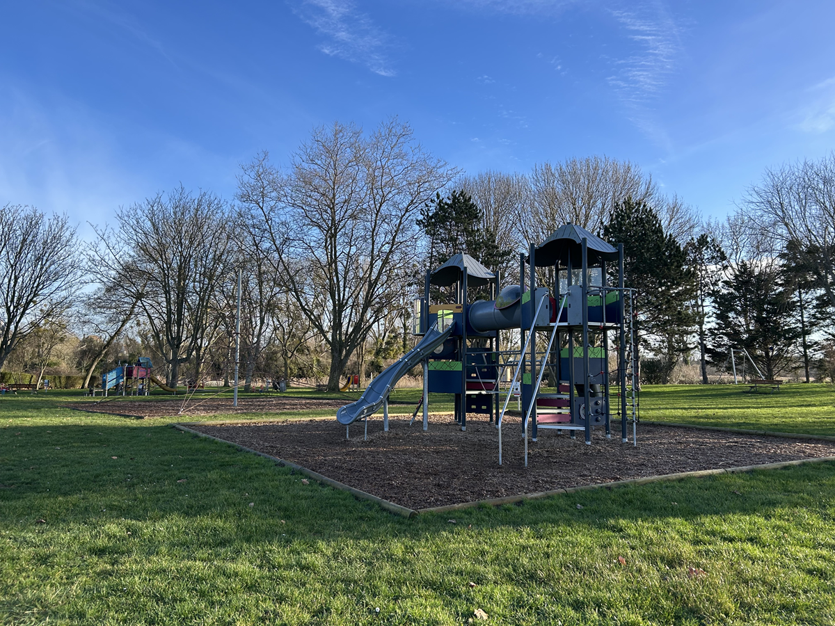 Aire de jeux - Parc du chant des oiseaux, Courseulles-sur-Mer - photo 9
