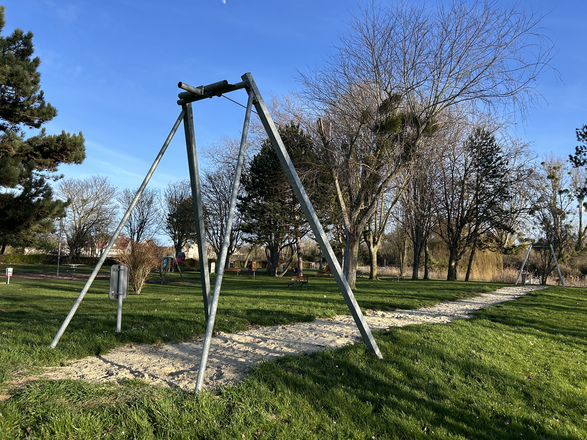 Aire de jeux - Parc du chant des oiseaux, Courseulles-sur-Mer - photo 10