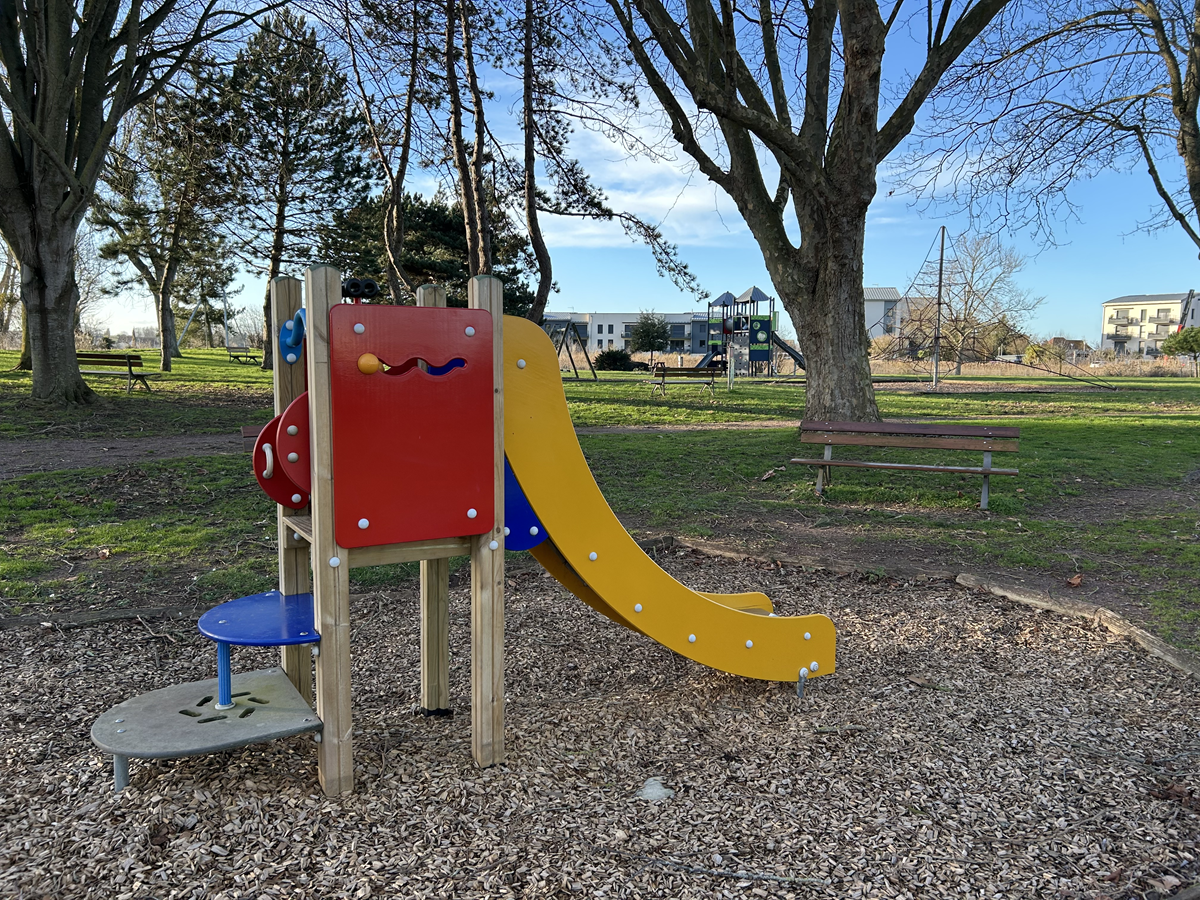Aire de jeux - Parc du chant des oiseaux, Courseulles-sur-Mer - photo 11