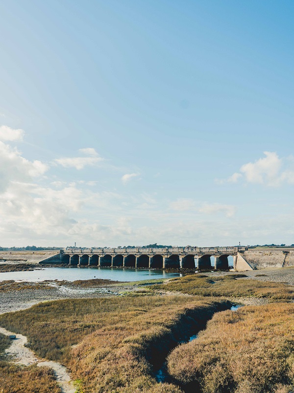 Le Pont aux 13 Arches