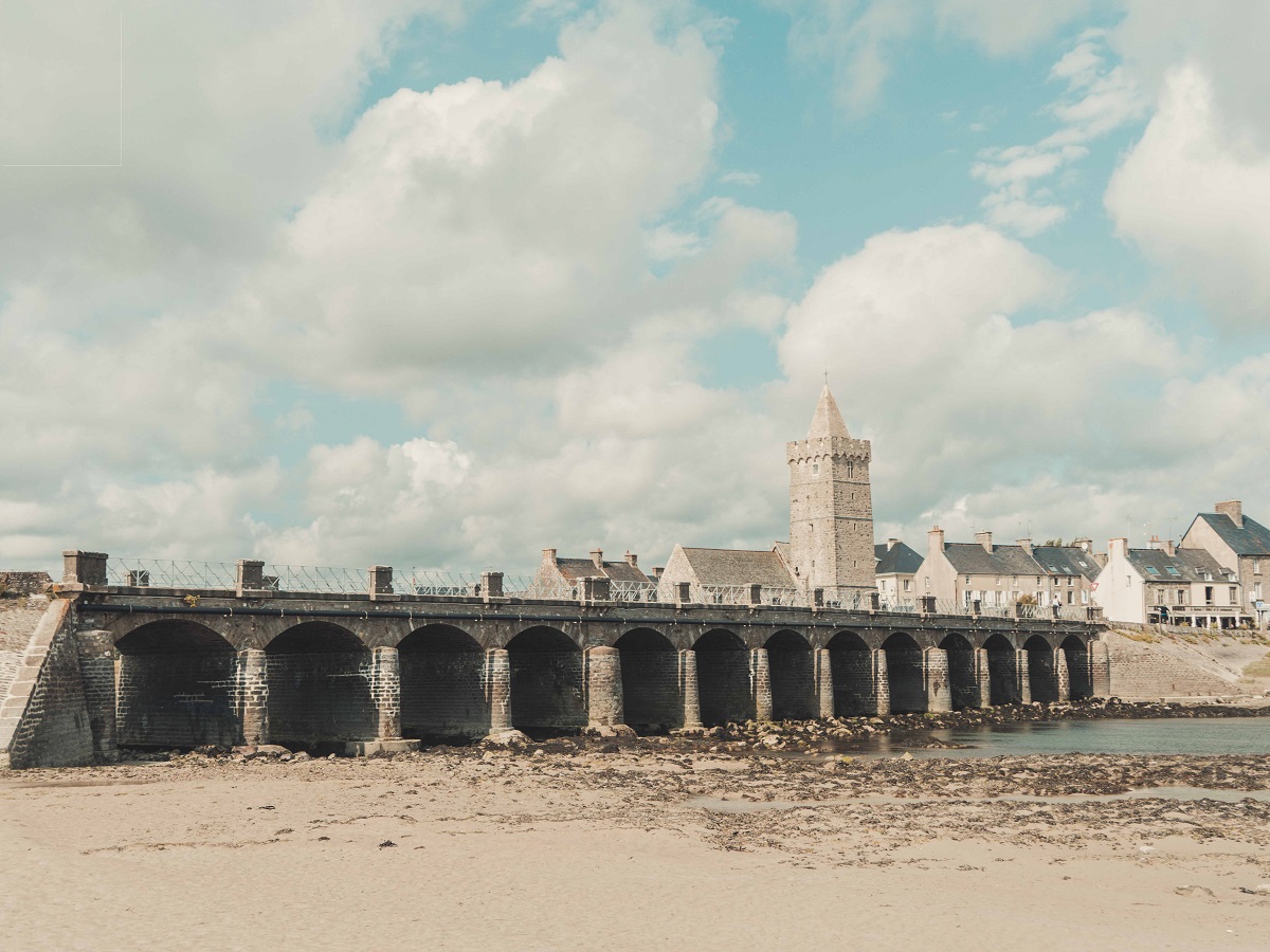 Le Pont aux 13 Arches