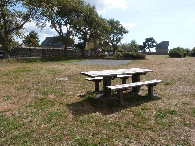 Aire de Pique Nique >Rue du port - photo 2