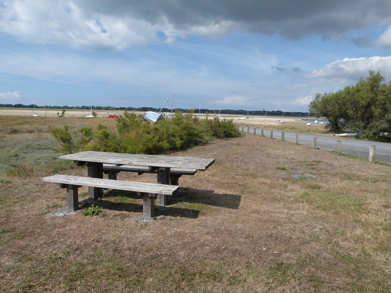 Aire de Pique Nique > Rue du port, embarcadère - photo 3