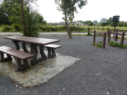 Mortain < > Saint-Hilaire-du-Harcouët