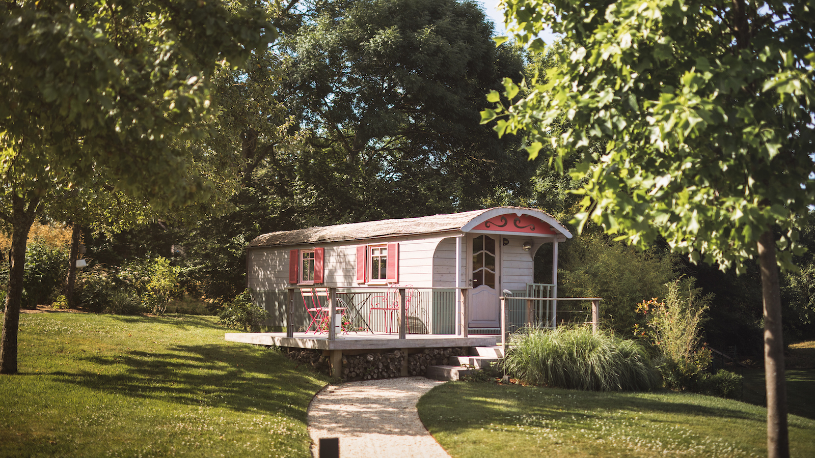 Domaine Le Coq Enchanté - La Roulotte — Hébergements insolites à Calvados