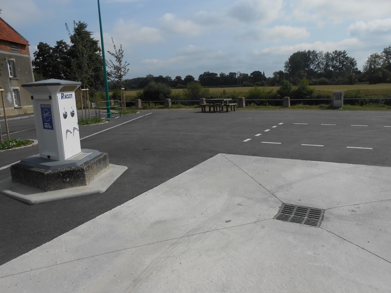 Aire de stationnement et de services de St Fromond