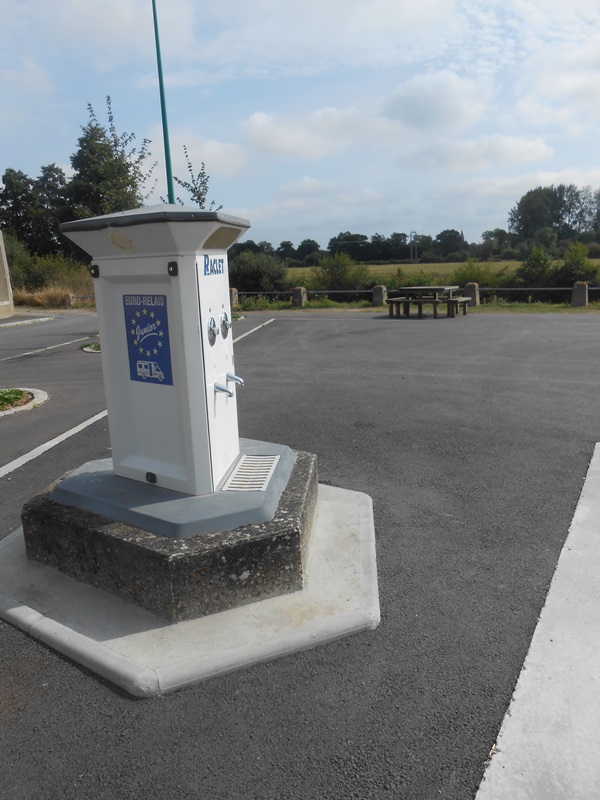 Aire de stationnement et de services de St Fromond, Saint-Fromond - photo 2