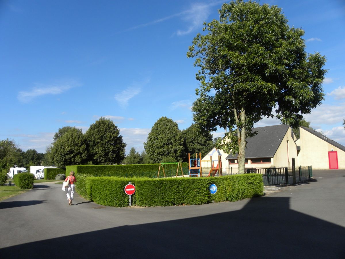 Camping municipal de Saint-Hilaire-du-Harcouët > La Sélune