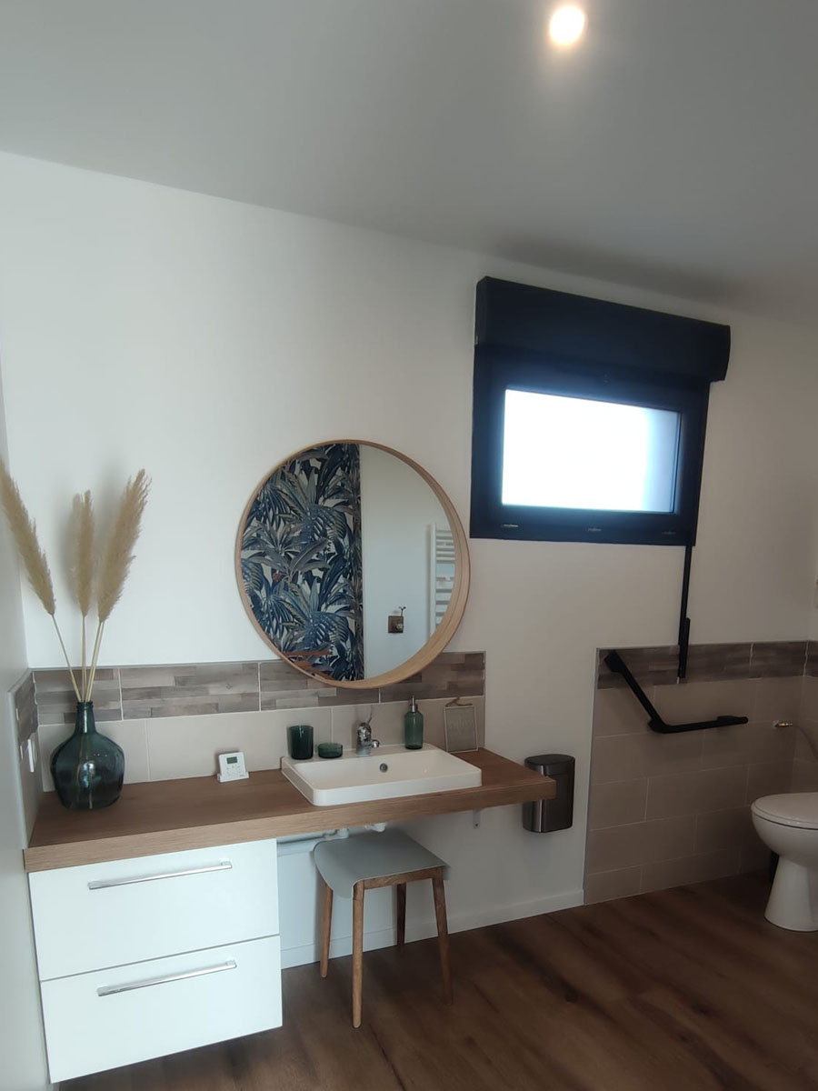 Salle de douche PMR.1200x900