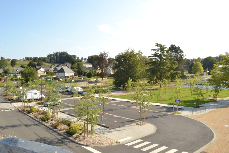 Aire de stationnement et de services