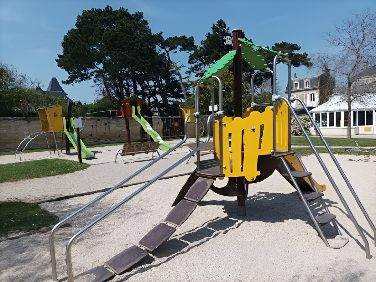 Aire de Jeux - Square Paul Hébré, Saint-Aubin-sur-Mer - photo 4