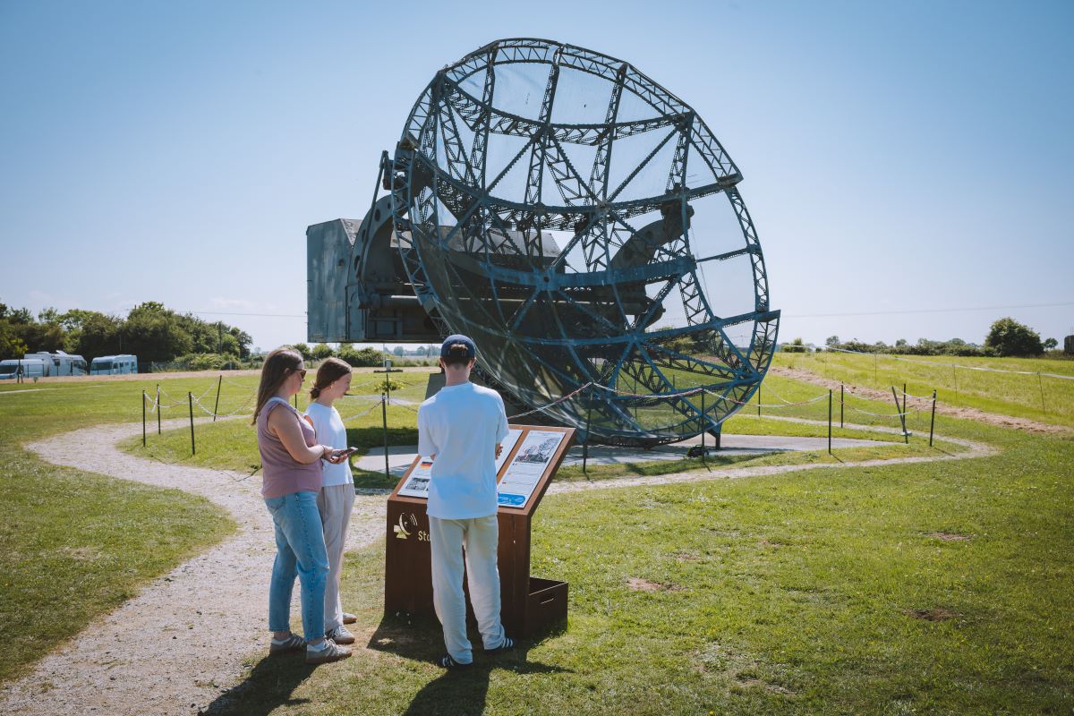 Les Étonnants Patrimoines : Les objets insolites de la cave de Papy
