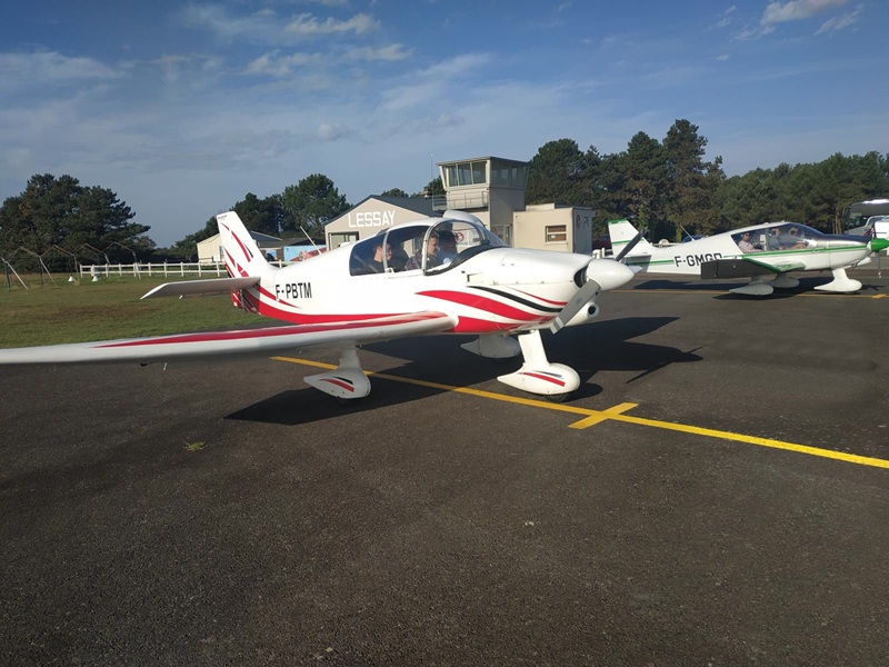 Rassemblement des avions Colomban sur l'aérodrome de Lessay