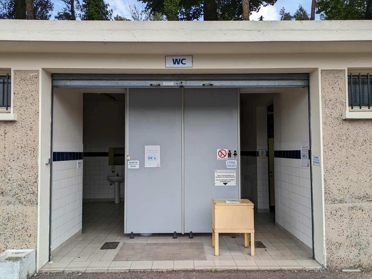 Toilettes publiques