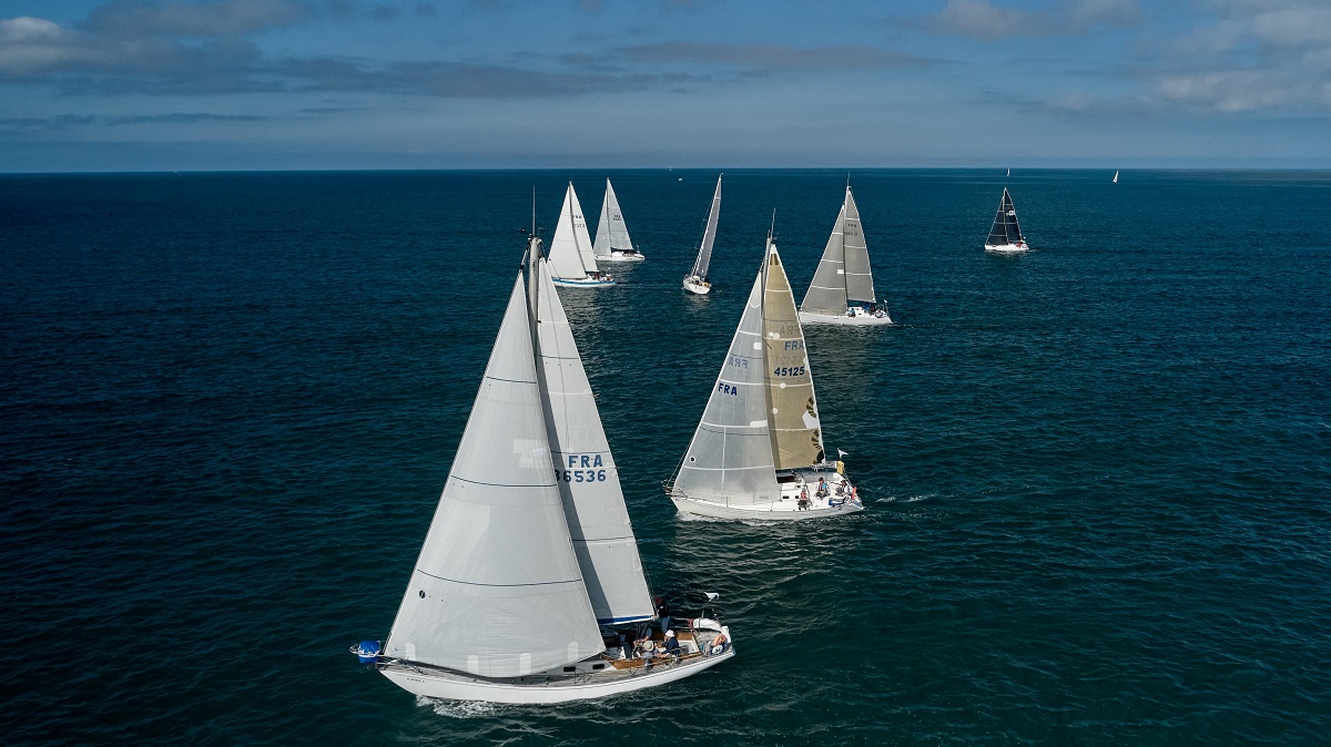 Tour des ports de la Manche - arrivée à Diélette, Tréauville