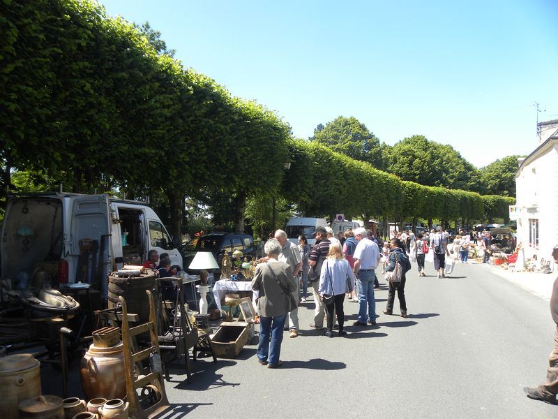 Braderie des commerçants/vide-grenier (le dimanche)