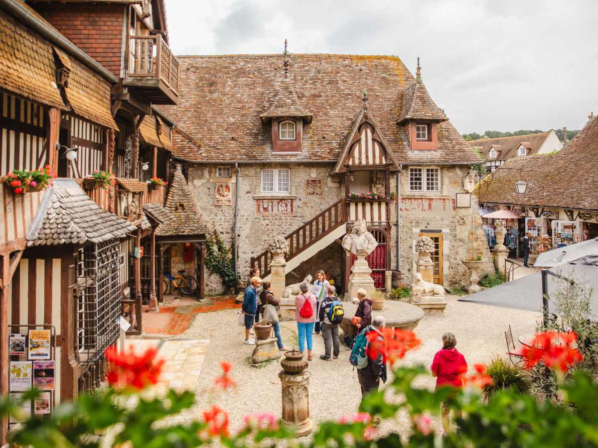 Dives, du Moyen-Âge à la Belle Époque