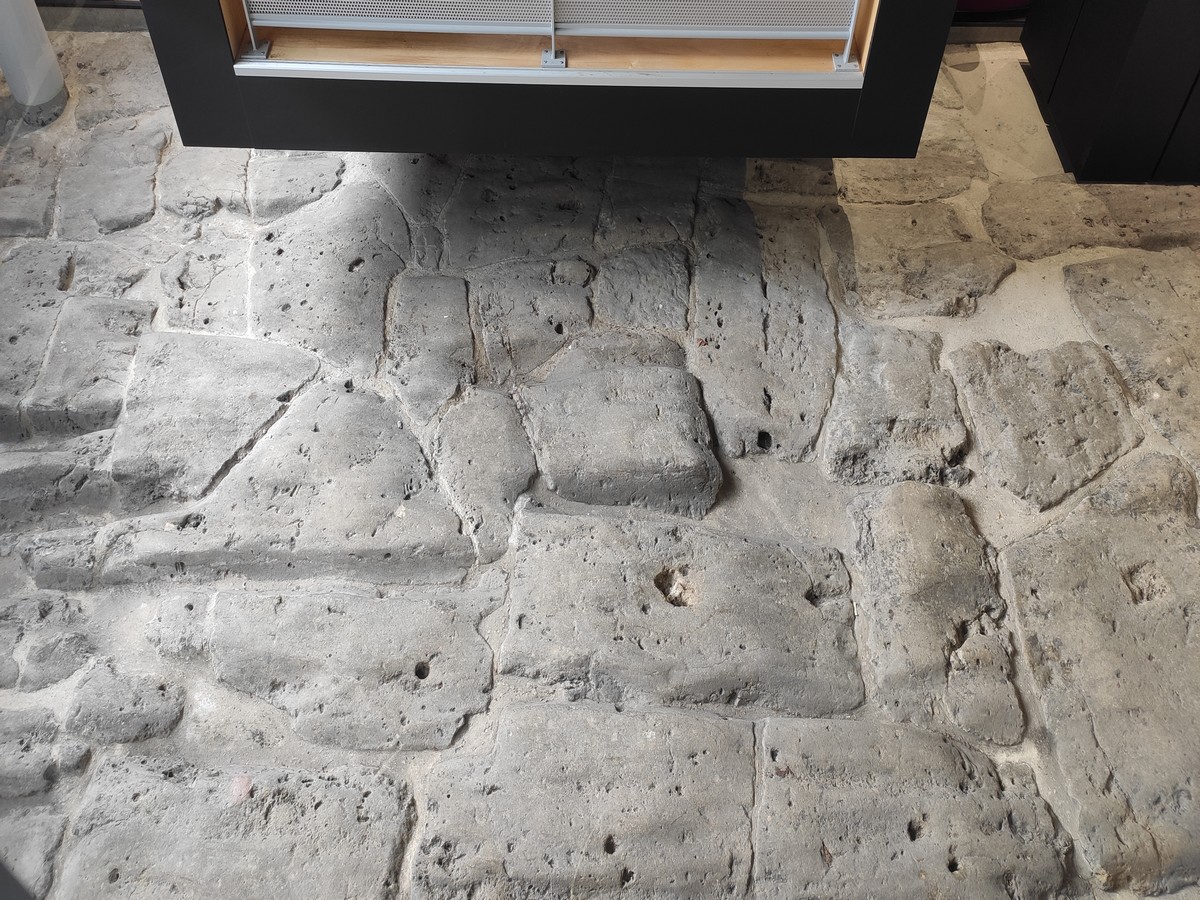 Ancienne voie gallo-romaine de Lisieux, Lisieux