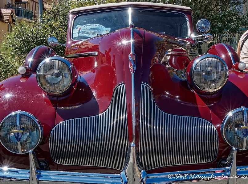 Festival La Semaine Acadienne : rassemblement de véhicules de collection et de prestige