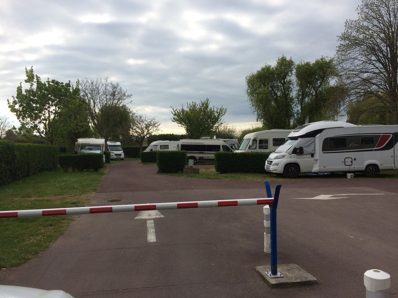 Aire de stationnement et de services - photo 3