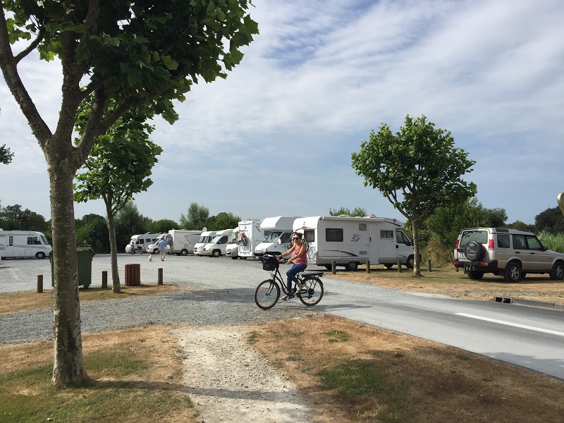 Aire de stationnement et de services de Lessay