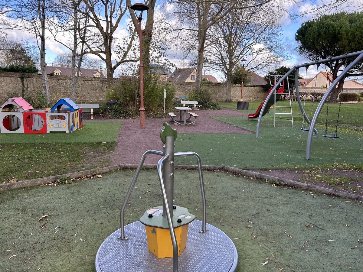 Aire de Jeux - Parc Berthélémy, Bernières-sur-Mer - photo 2