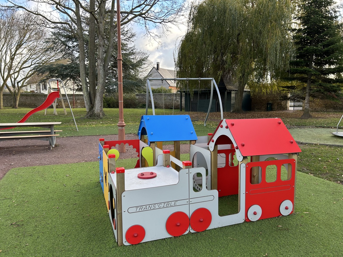 Aire de Jeux - Parc Berthélémy, Bernières-sur-Mer - photo 7