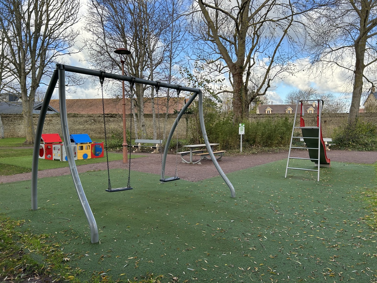 Aire de Jeux - Parc Berthélémy, Bernières-sur-Mer - photo 5