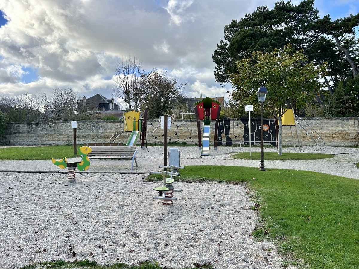 Aire de Jeux - Square Paul Hébré, Saint-Aubin-sur-Mer - photo 5