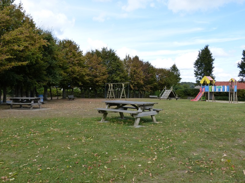 Aire de Pique Nique > Bourg - photo 2