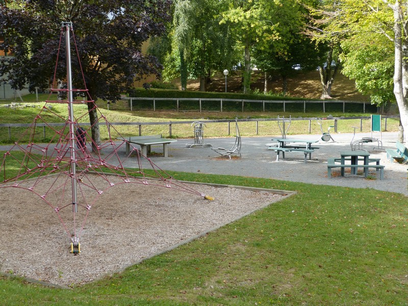 Aire de Pique Nique > Parc des sports - photo 5