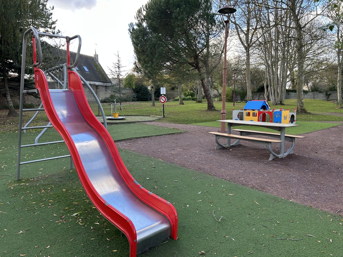 Aire de Jeux - Parc Berthélémy