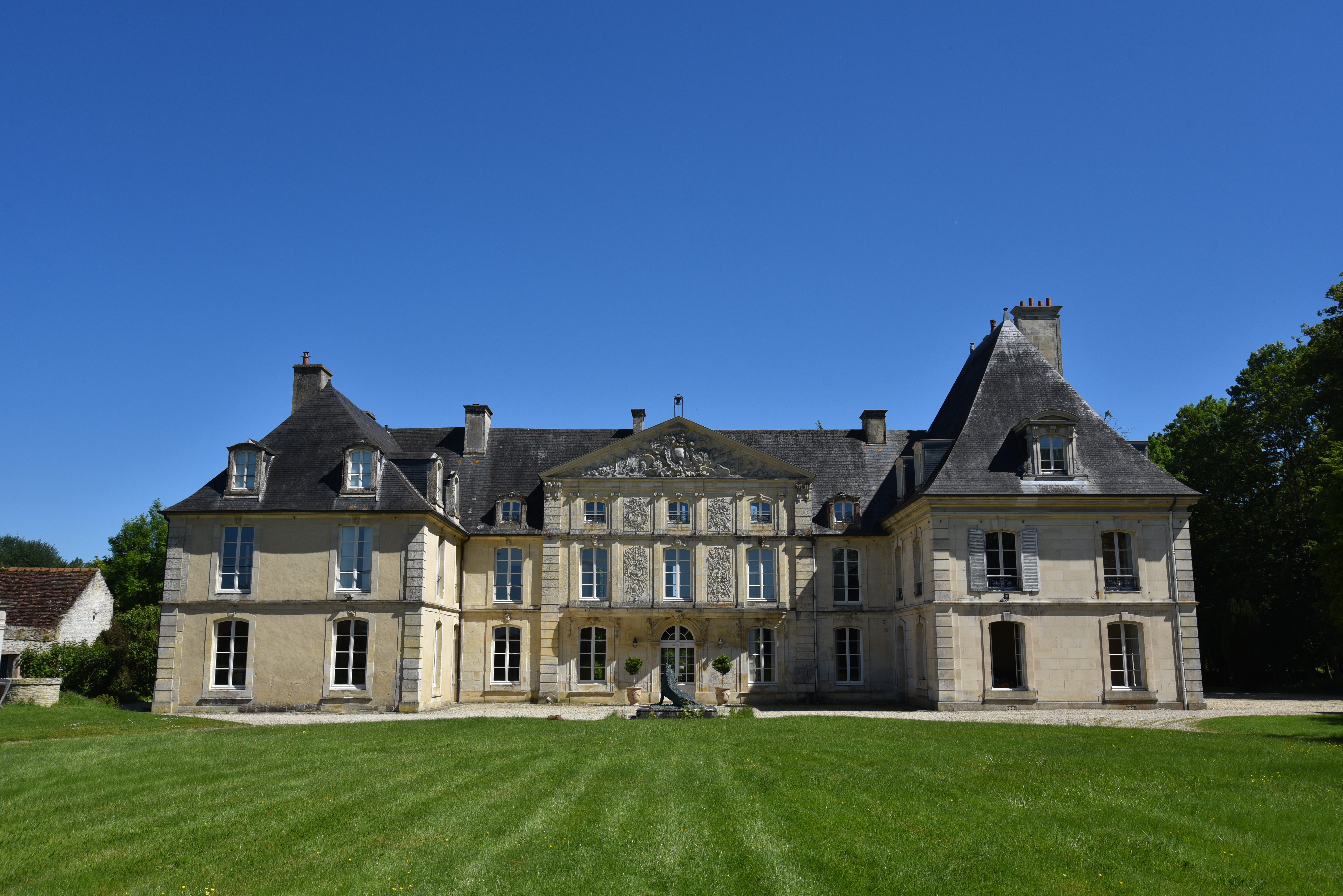 Le chateau de Cesny-aux-Vignes
