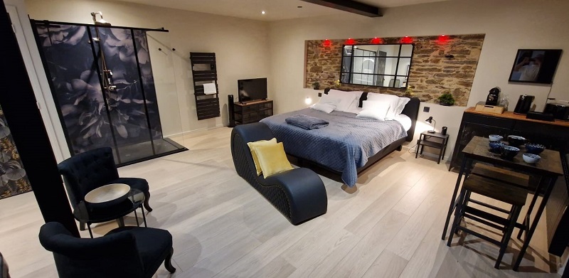 Chambre d'hôtes > Les chambres de Sonia et Eric, Couvains - photo 2