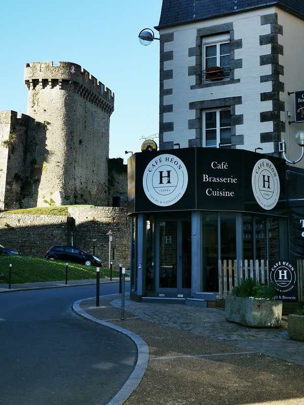 Le Café Héon, Avranches